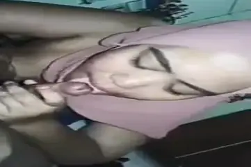 Kerudung Merah Muda Kuasai Panggung Utama